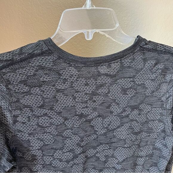 Lululemon Athletica Women's 4 Swiftly Tech Long Sleeve Workout Top - Picture 6 of 8